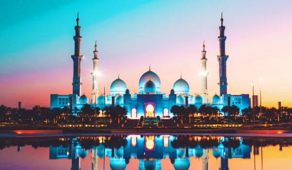 Top 10 Best Places to Visit in Abu Dhabi: A Complete Travel Guide for First-Time Visitors